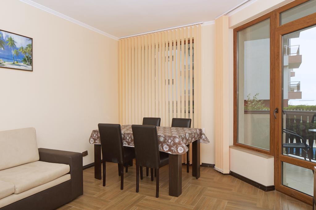 Mars Apartments In Complex Shipka Sveti Vlas Bagian luar foto
